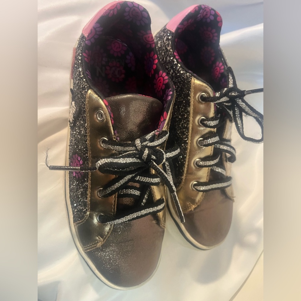 MADDEN GIRL Sneakers with Glitter tones - Picture 6 of 16